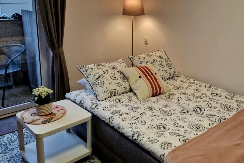 Apartament Zachodni Z Balkonem 4 Osoby Varsó Kültér fotó